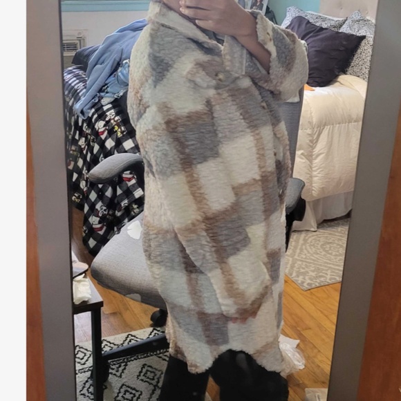 Cozy Plaid Button Down Oversized jacket Shacket - Picture 3 of 6
